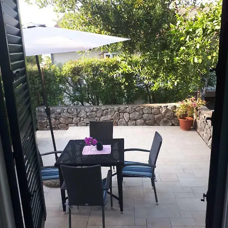 Nyaraló Garden House Corrina *